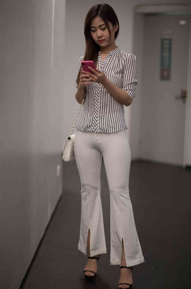 逛书店的白色紧身裤女孩【450P】04040-图嘿嘿