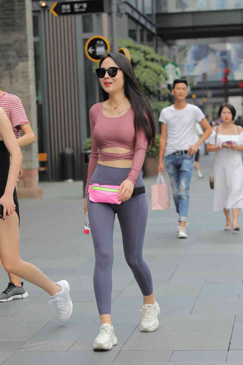 图片[1]-【免费】戴墨镜的时尚女孩【57P】04024-图嘿嘿