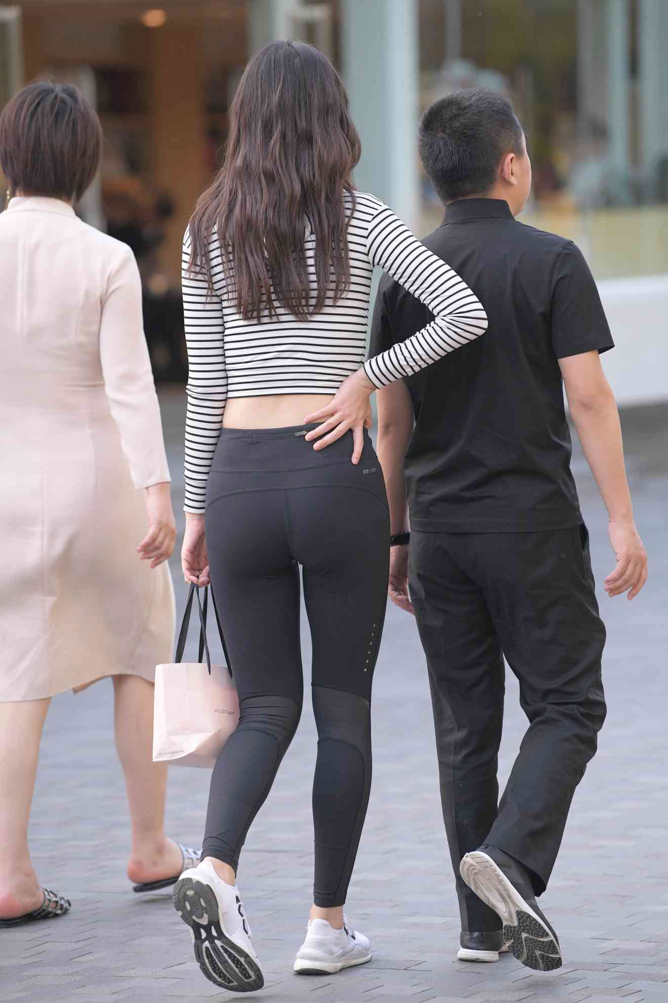 图片[3]-【免费】逛街的瑜伽裤女人【23P】04033-图嘿嘿