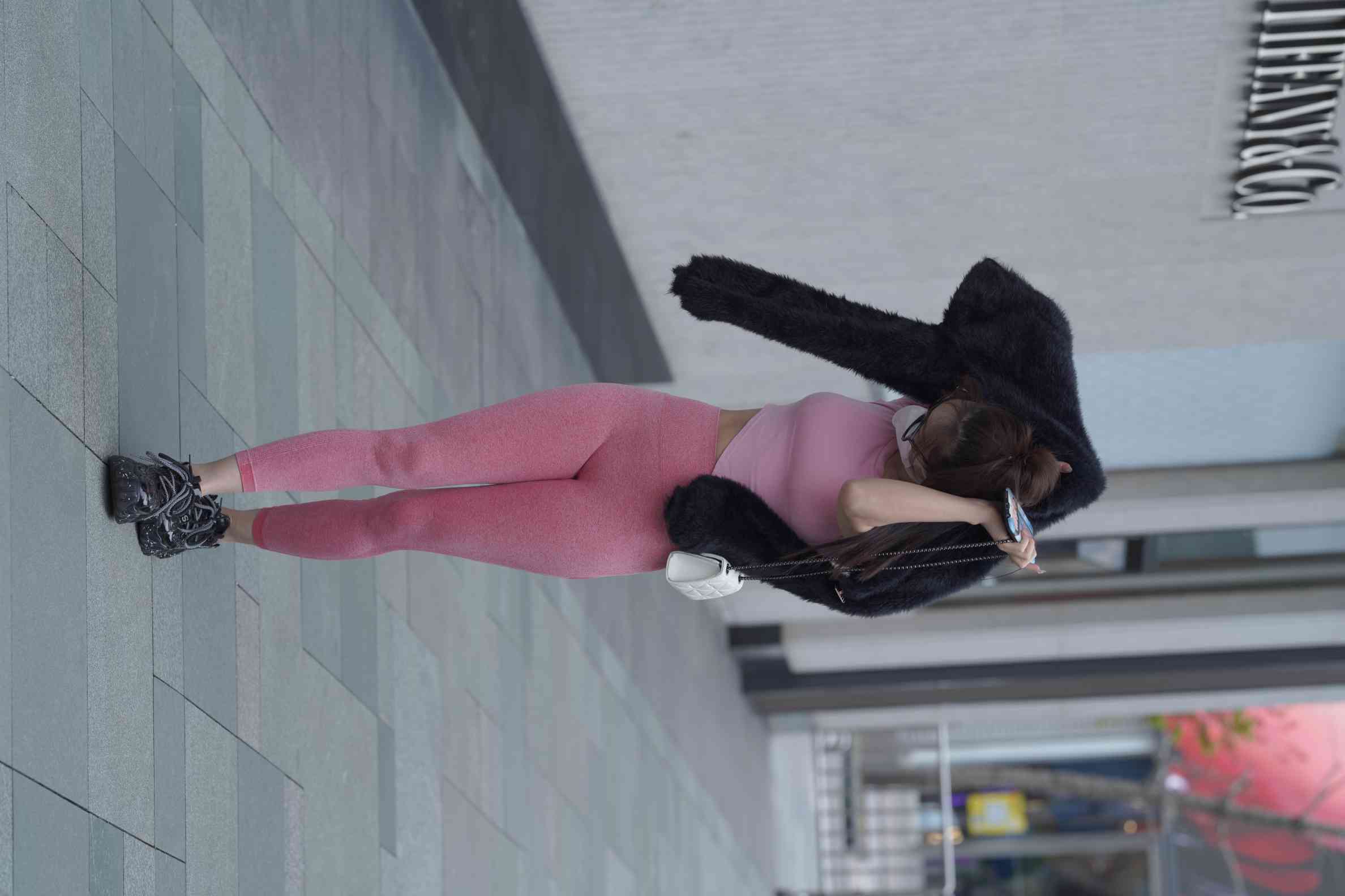 图片[2]-粉红色瑜伽裤的眼镜妹妹【93P】04019-图嘿嘿