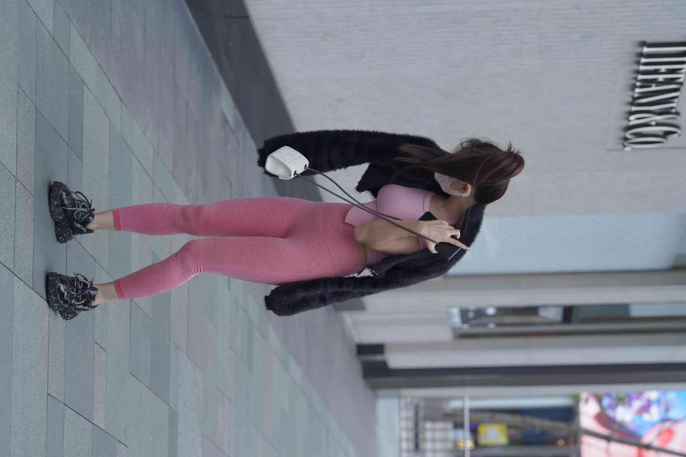 图片[3]-粉红色瑜伽裤的眼镜妹妹【93P】04019-图嘿嘿