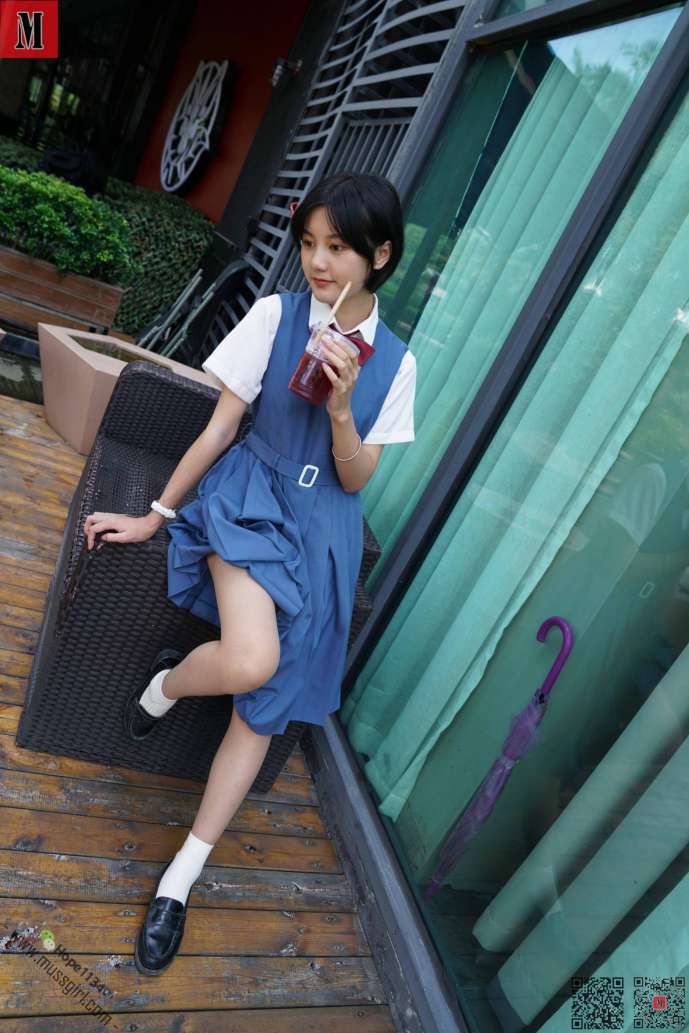 图片[2]-一副学生模样的短发姑娘【112P】20023-图嘿嘿