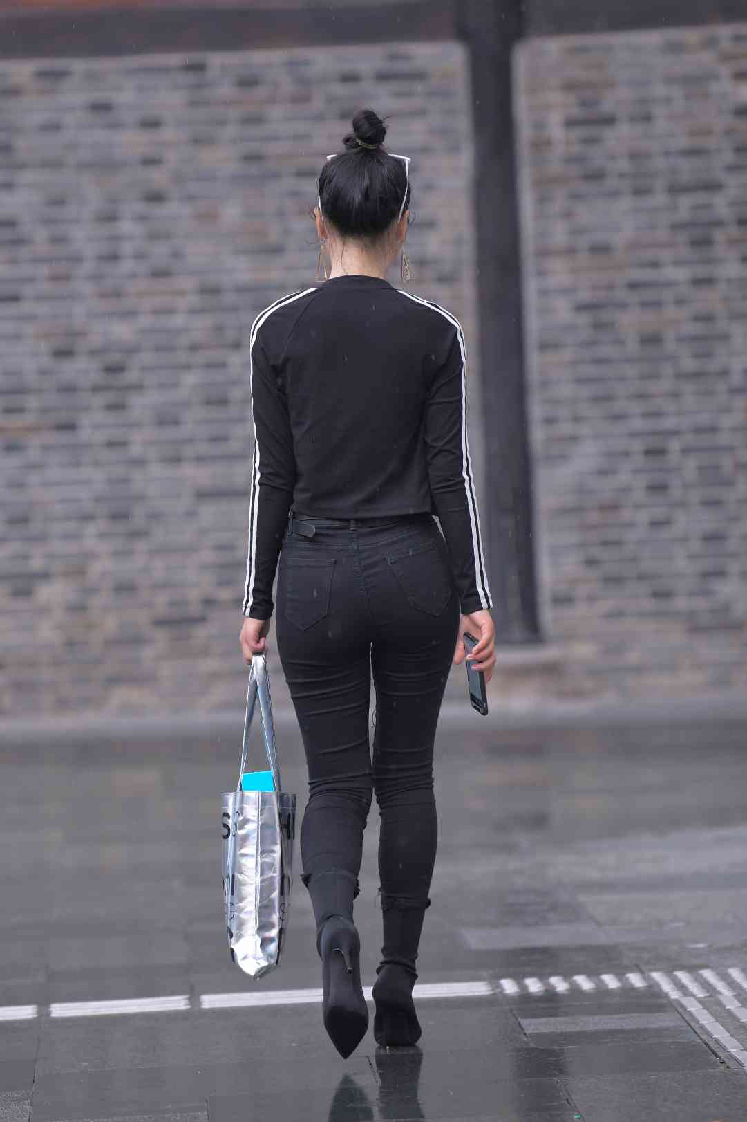 图片[1]-【免费】酷酷的紧身牛仔裤女人【7P】04038-图嘿嘿