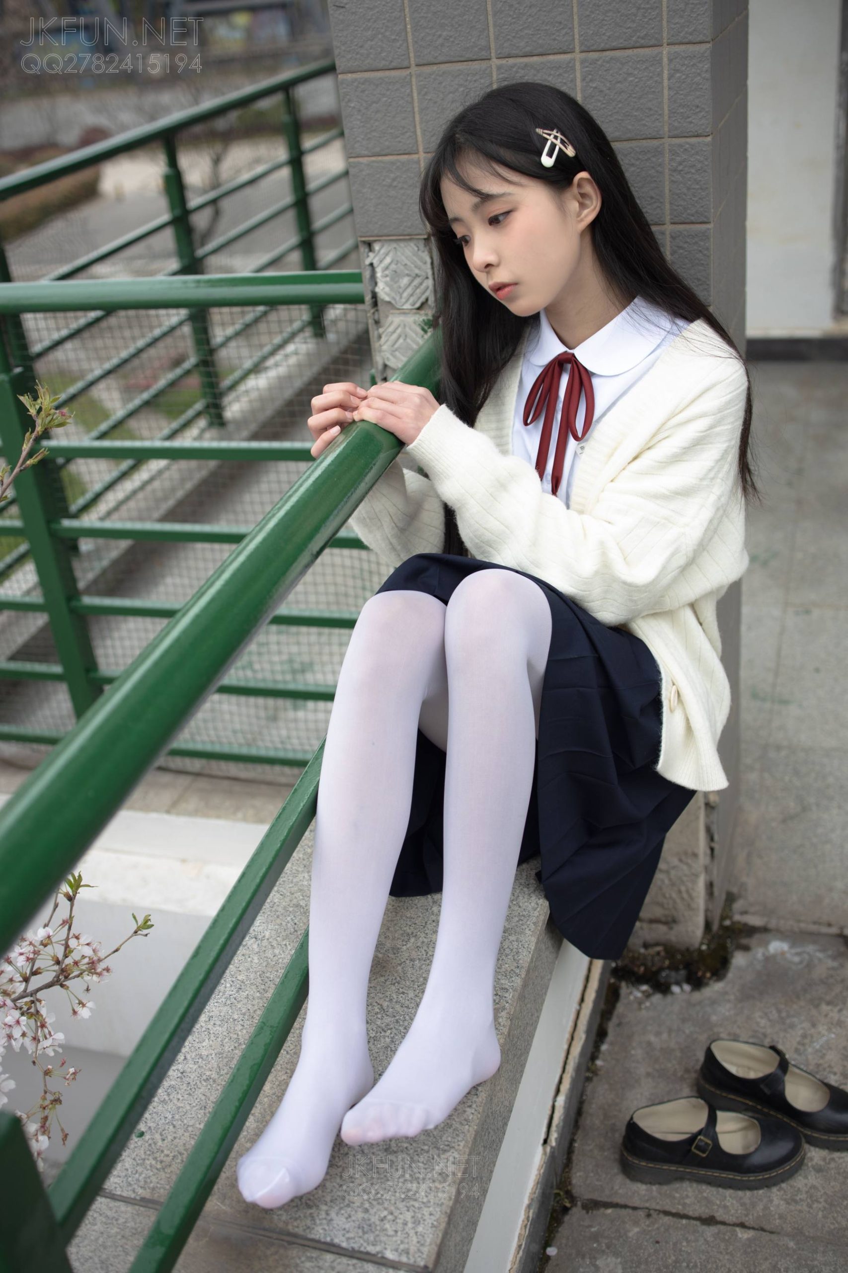 图片[5]-甜美可人的白丝姑娘【127P】20011-图嘿嘿