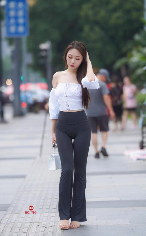 身材非常哇塞的瑜伽裤女孩  J1333 521P6V-21.6GB-图嘿嘿