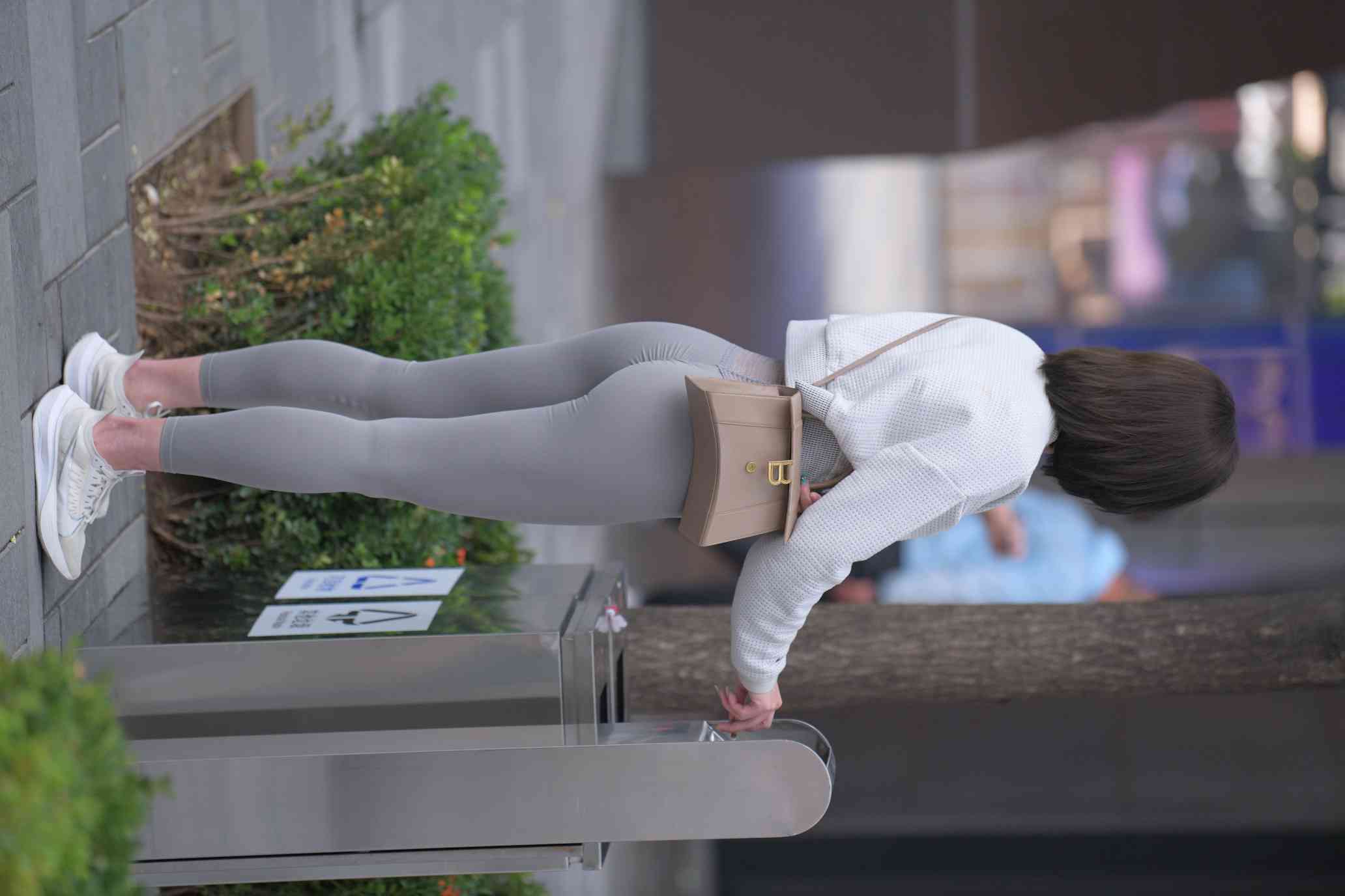 图片[5]-身材很好的短发瑜伽裤姑娘【157P】04015-图嘿嘿