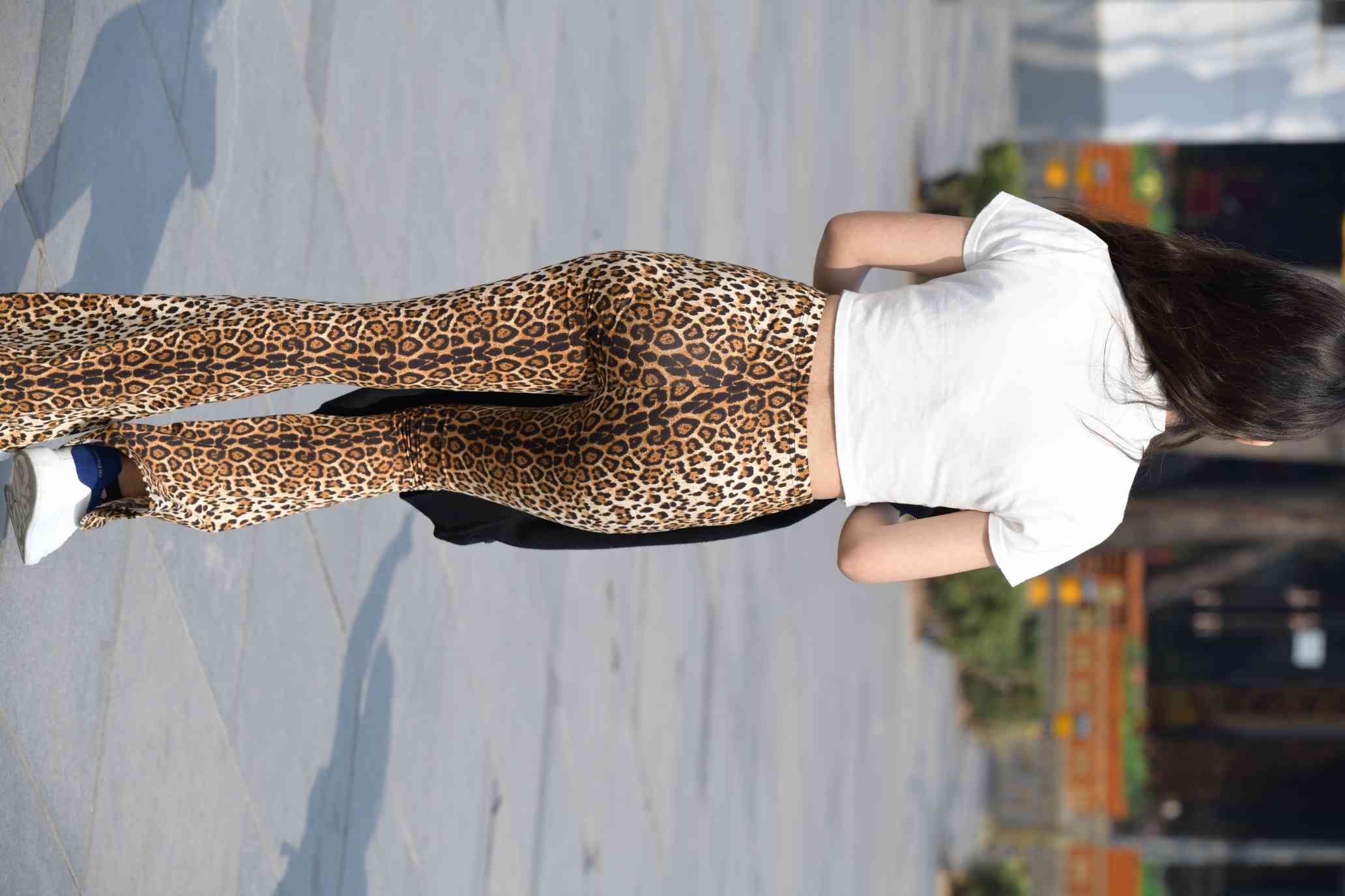 图片[2]-豹纹紧身裤小姑娘【339P】04026-图嘿嘿