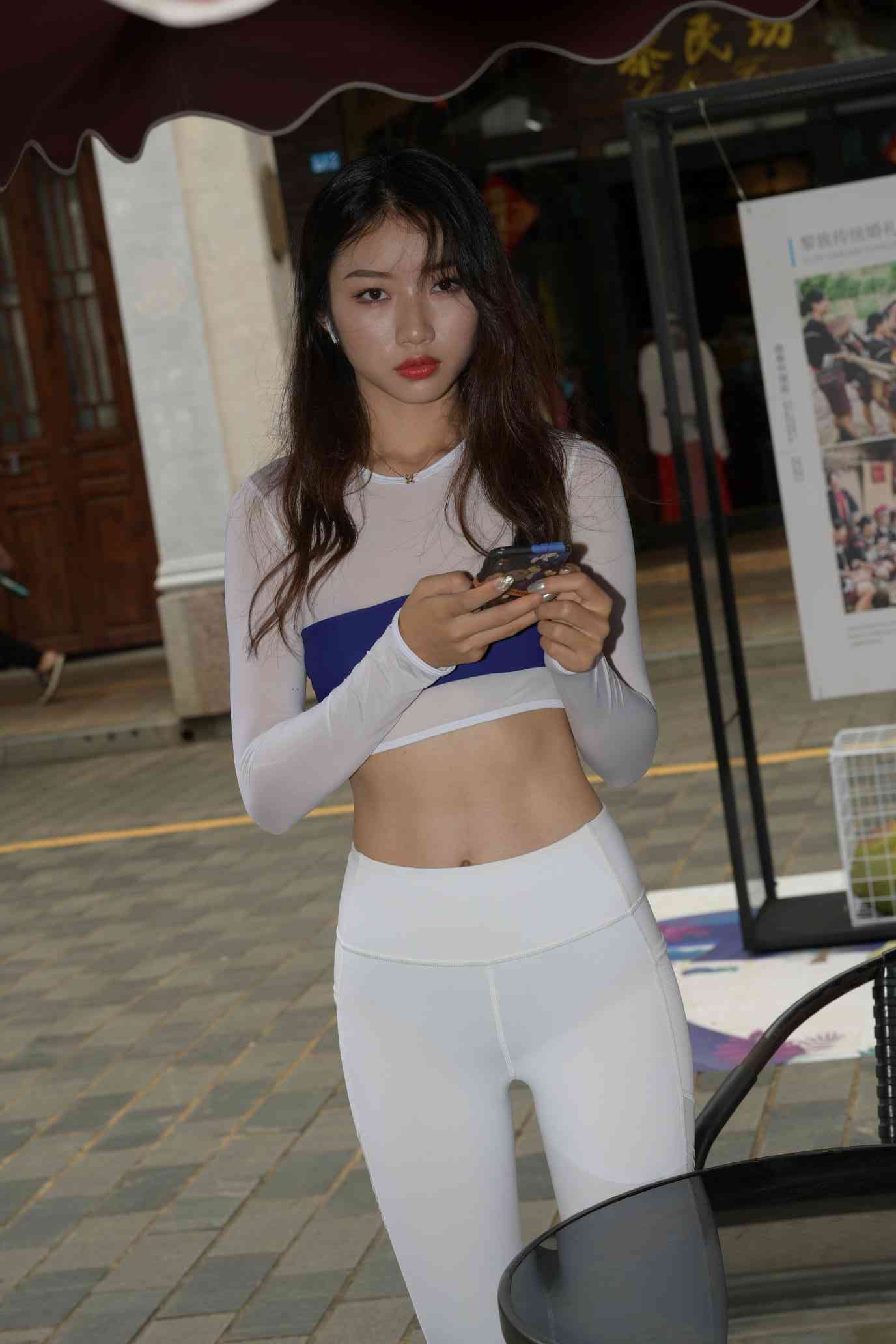 图片[3]-白色瑜伽裤好身材女孩【530P】04041-图嘿嘿