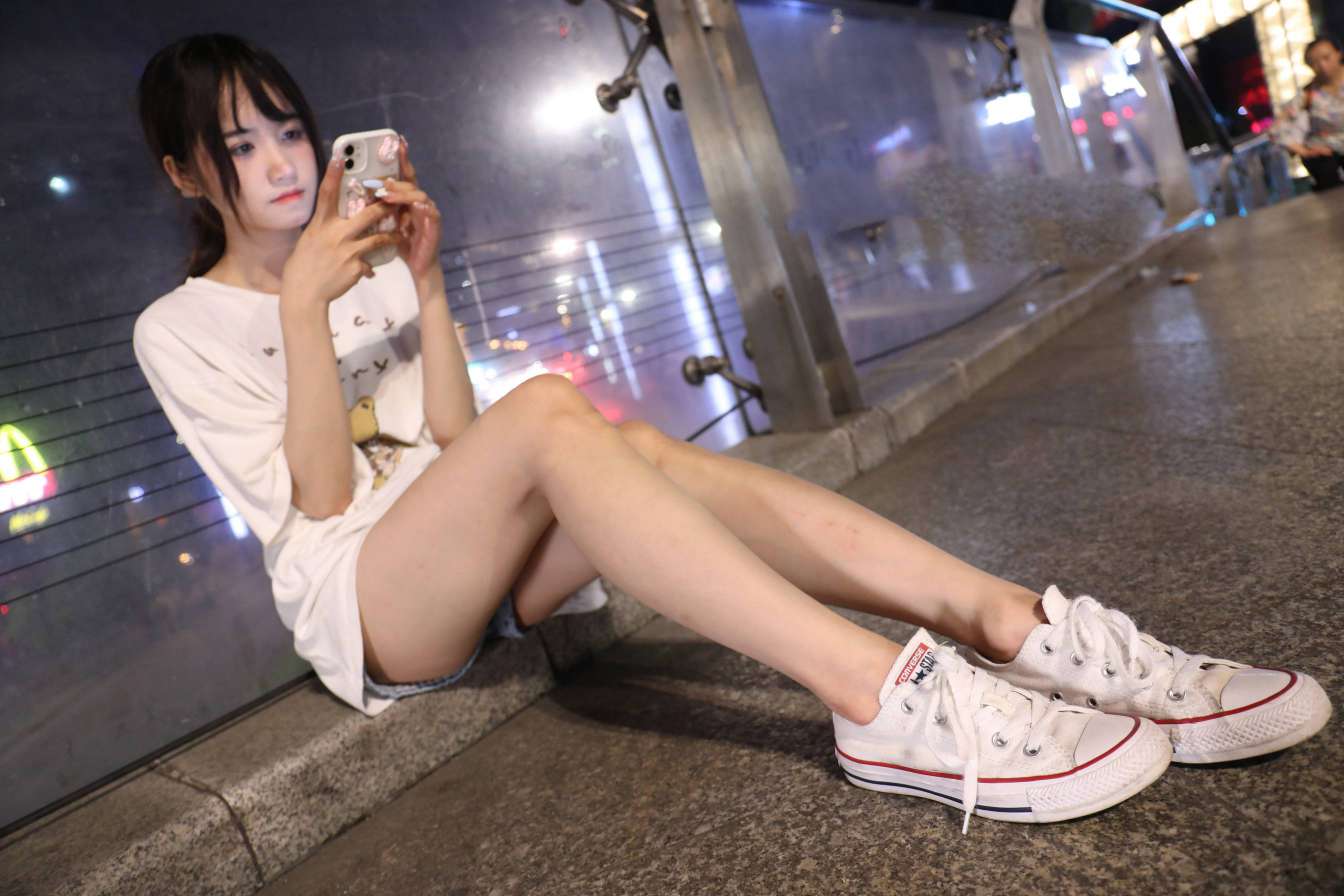 图片[3]-KTV里唱歌的长腿帆布鞋女孩【102P】20015-图嘿嘿