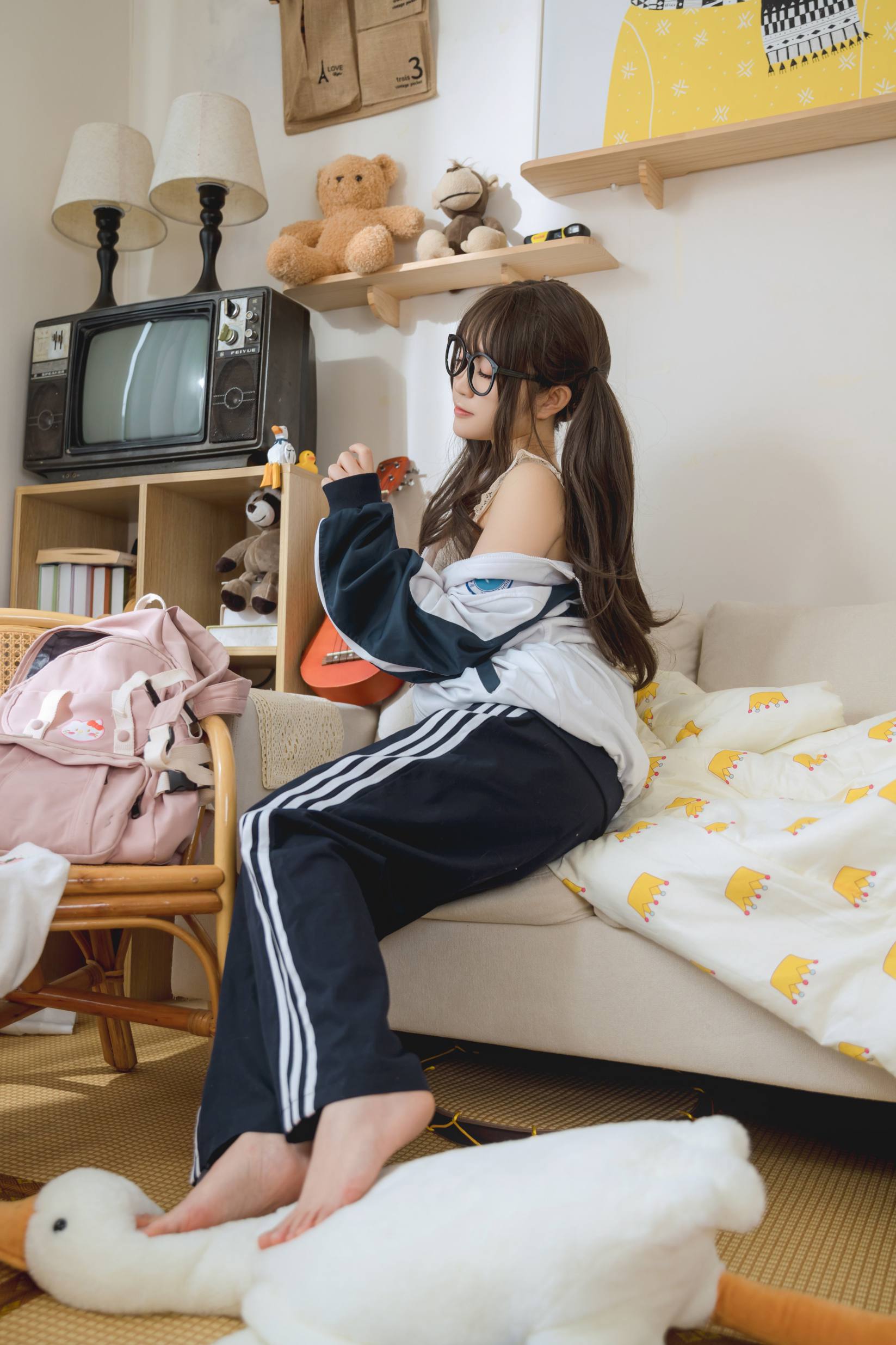 图片[1]-穿校服的双马尾女孩【64P】20010-图嘿嘿