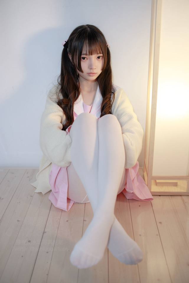 好像有什么心事的白丝双马尾女孩【59P】20022-图嘿嘿