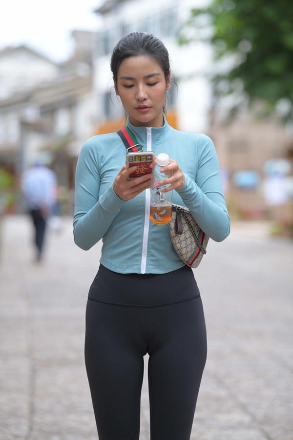 结束完了一天的瑜伽训练【254P】00011-图嘿嘿