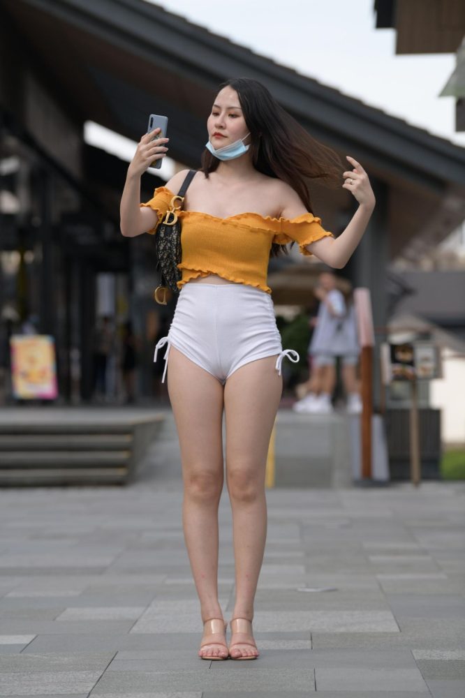 高腰白色短裤的漂亮女孩【767P】00065-图嘿嘿