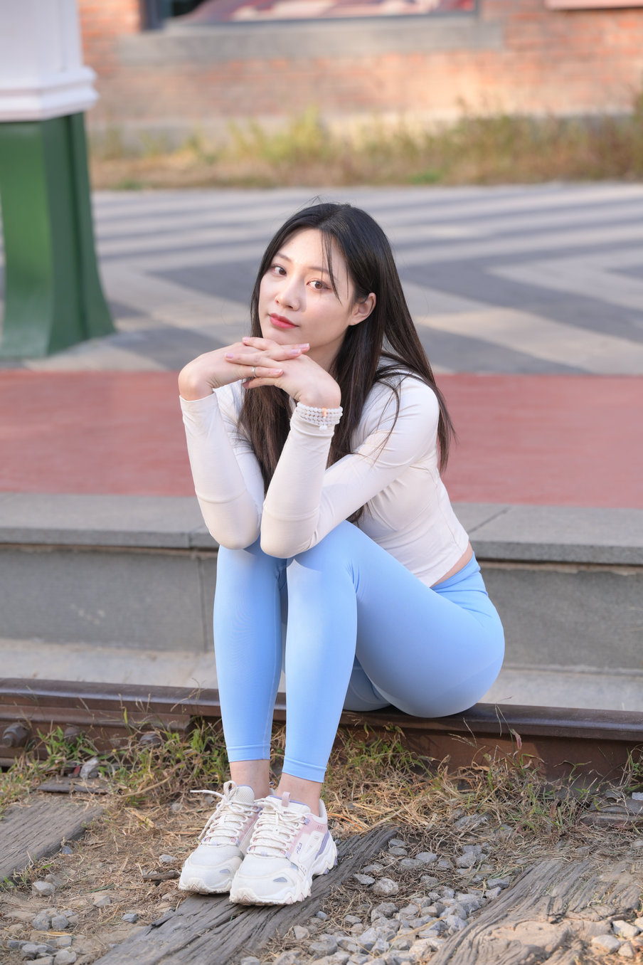 图片[2]-在路边休息的瑜伽裤女孩 J3435 558P-10.8GB-图嘿嘿