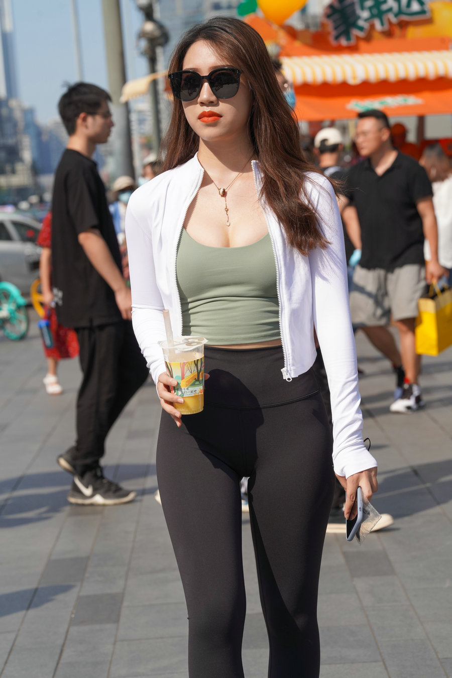 图片[1]-戴墨镜逛街的瑜伽裤女孩 J2859 368P6V-22.8GB-图嘿嘿