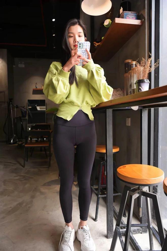 图片[5]-绿色瑜伽裤女孩很开心 J1519 1094P1V-27.6GB-图嘿嘿