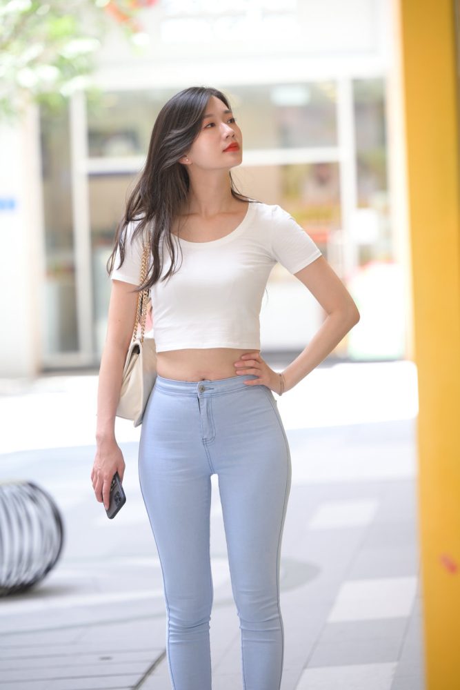 图片[2]-正在逛街的紧身牛仔裤女孩J1815 1112P1V-30.2GB-图嘿嘿