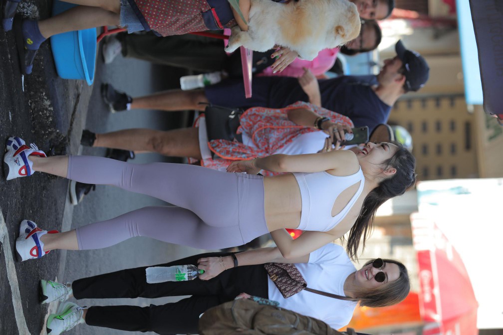 图片[4]-逛商场买东西的瑜伽裤老师【666P】00012-图嘿嘿