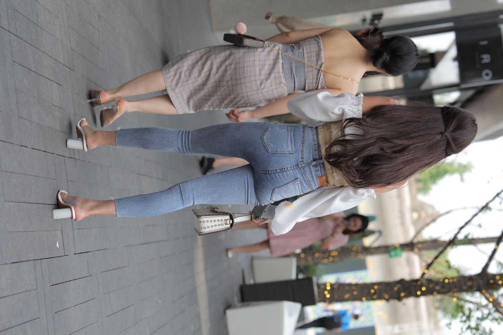 图片[5]-长相甜美的紧身牛仔裤姑娘【114P】00038-图嘿嘿