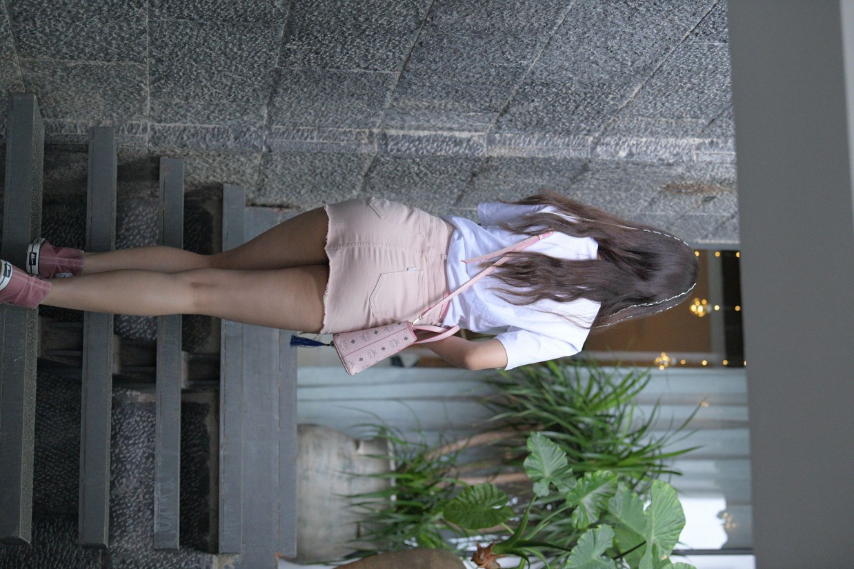 图片[2]-非常清纯甜美的短裙姑娘在逛街【458P】00052-图嘿嘿