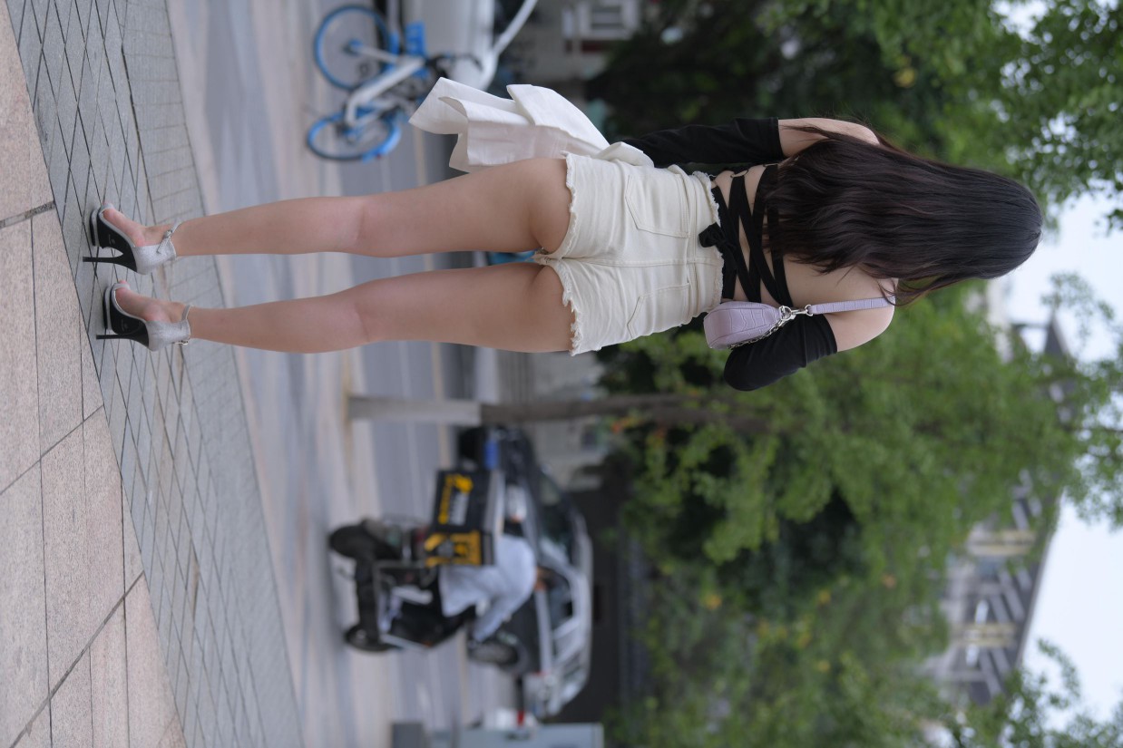 图片[5]-白色短裤的女生笑的很开心【177P】00035-图嘿嘿