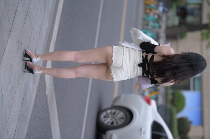 长发飘飘的白色热裤美丽女孩【49P】00029-图嘿嘿