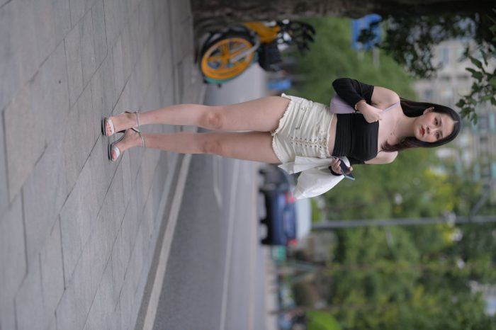 长发飘飘的白色热裤美丽女孩【49P】00029-图嘿嘿