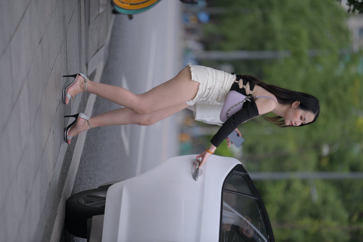 图片[6]-长发飘飘的白色热裤美丽女孩【49P】00029-图嘿嘿