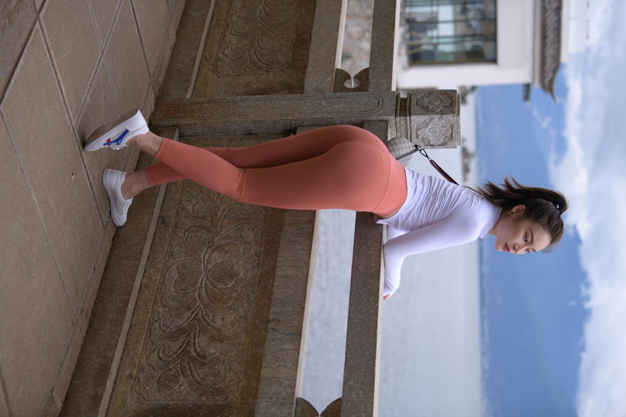 图片[5]-橙色瑜伽裤的高马尾姑娘【615P】00051-图嘿嘿