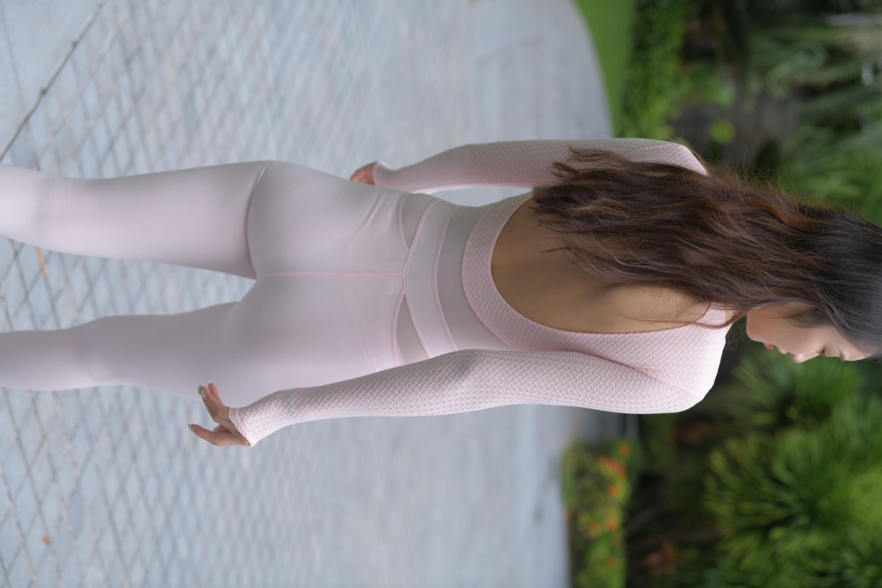 图片[4]-很漂亮眼睛也很大的白色瑜伽裤女孩【249P】00063-图嘿嘿