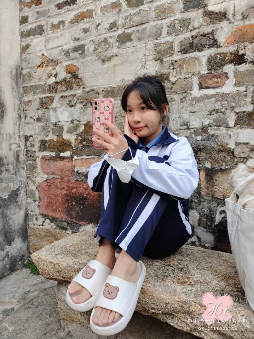 图片[5]-【免费】专心致志玩手机的女孩【42P】20028-图嘿嘿