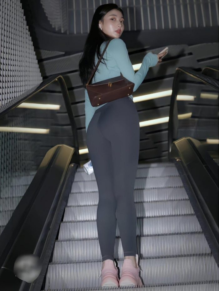 晚上逛商场的瑜伽裤漂亮女孩J2244 225P2V-15.1GB-图嘿嘿