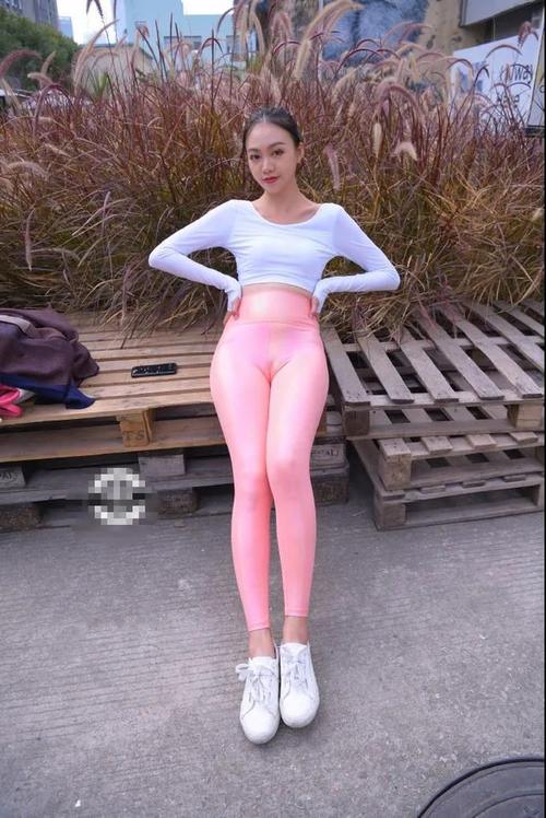 图片[2]-粉色紧身裤漂亮女孩 J1433 749P1V-20.0GB-图嘿嘿