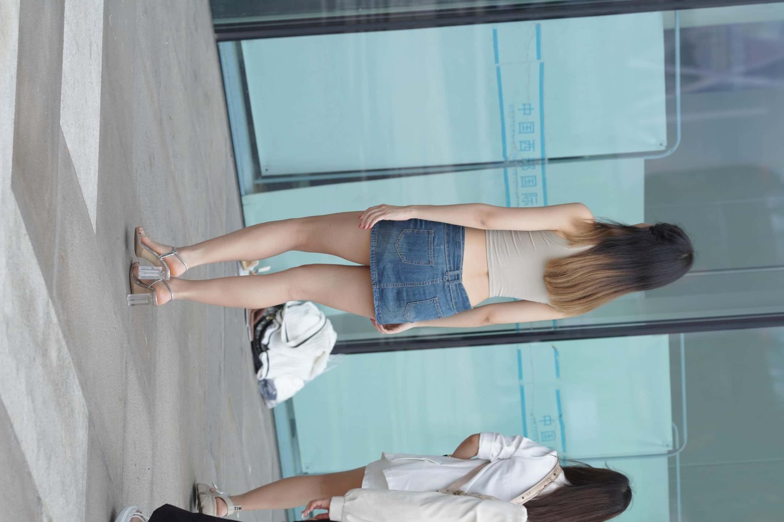 图片[2]-P4110 牛仔裙姐姐 【300P 3.73G】-图嘿嘿